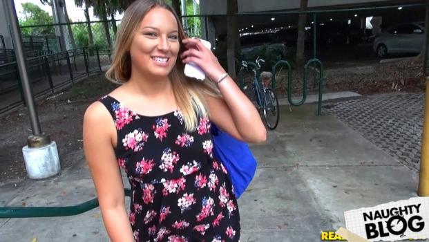 Scarlett Jennings – Suck It Out