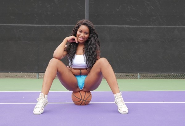 Jenna Foxx – Busty B-Ball Babe