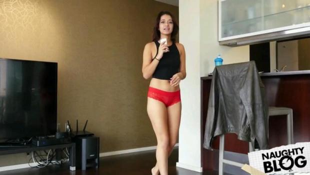 Kinky Family – Izzy Bell