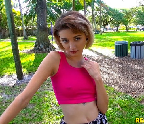 Lola Fae – Freak in the streets