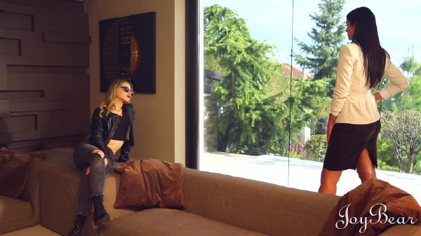 Anya Olsen, Loren Minardi – Scene 1: Laid To Rest