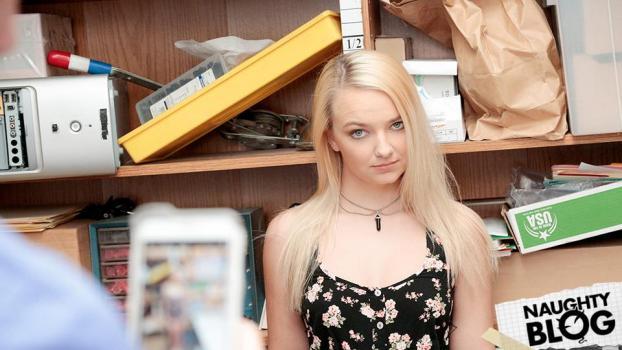 Shoplyfter – Carmen Callaway