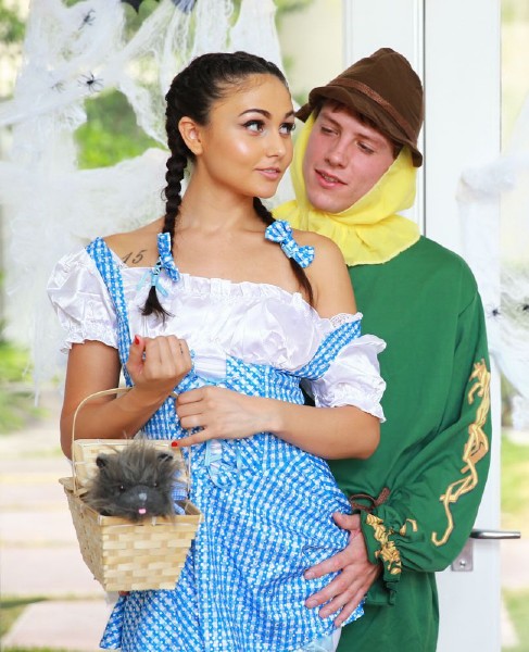 Ariana Marie – Halloween Hookup