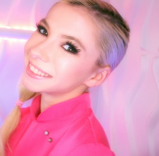 Kenzie Reeves – Blows the Love Whistle