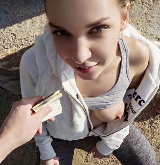 Henessy – Fitness Babe Loves Public Sex