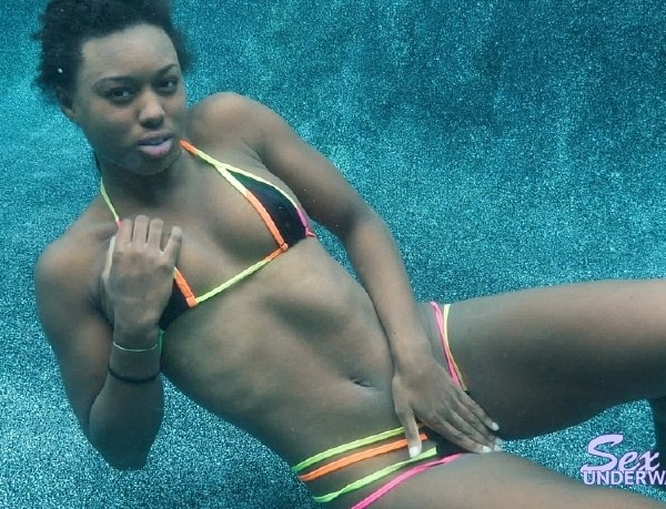 Simone Styles – Stroking Styles