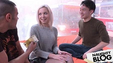 Box Truck Sex – Julia Parker