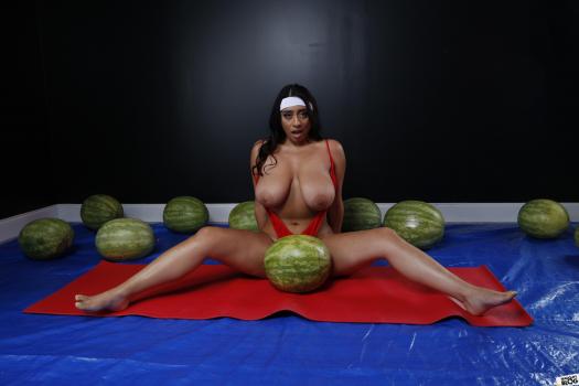 Violet Myers – Wetter Melons
