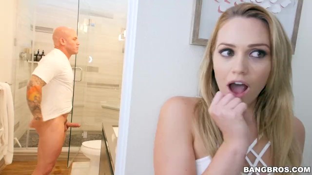 Mia Malkova – Step Sister Ambushes Her Step Bro