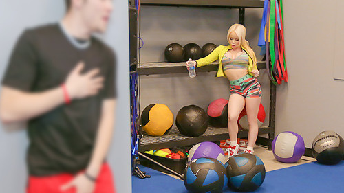 Nikki Delano – Cumplimentary MILF Massage