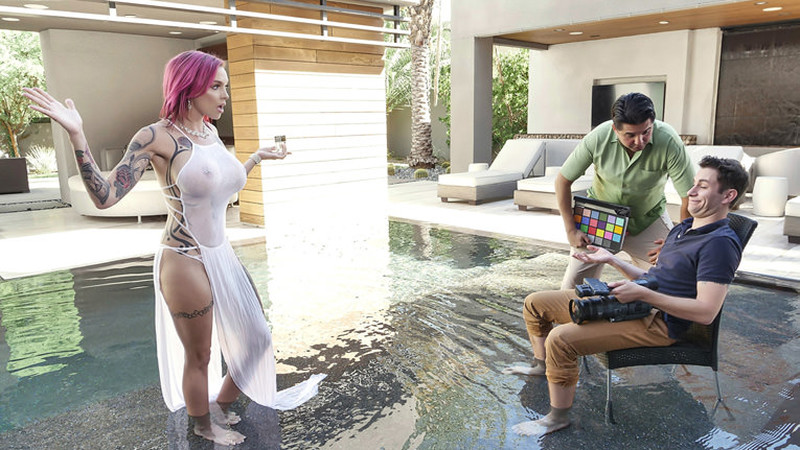 Anna Bell Peaks – The Scent Of MILF
