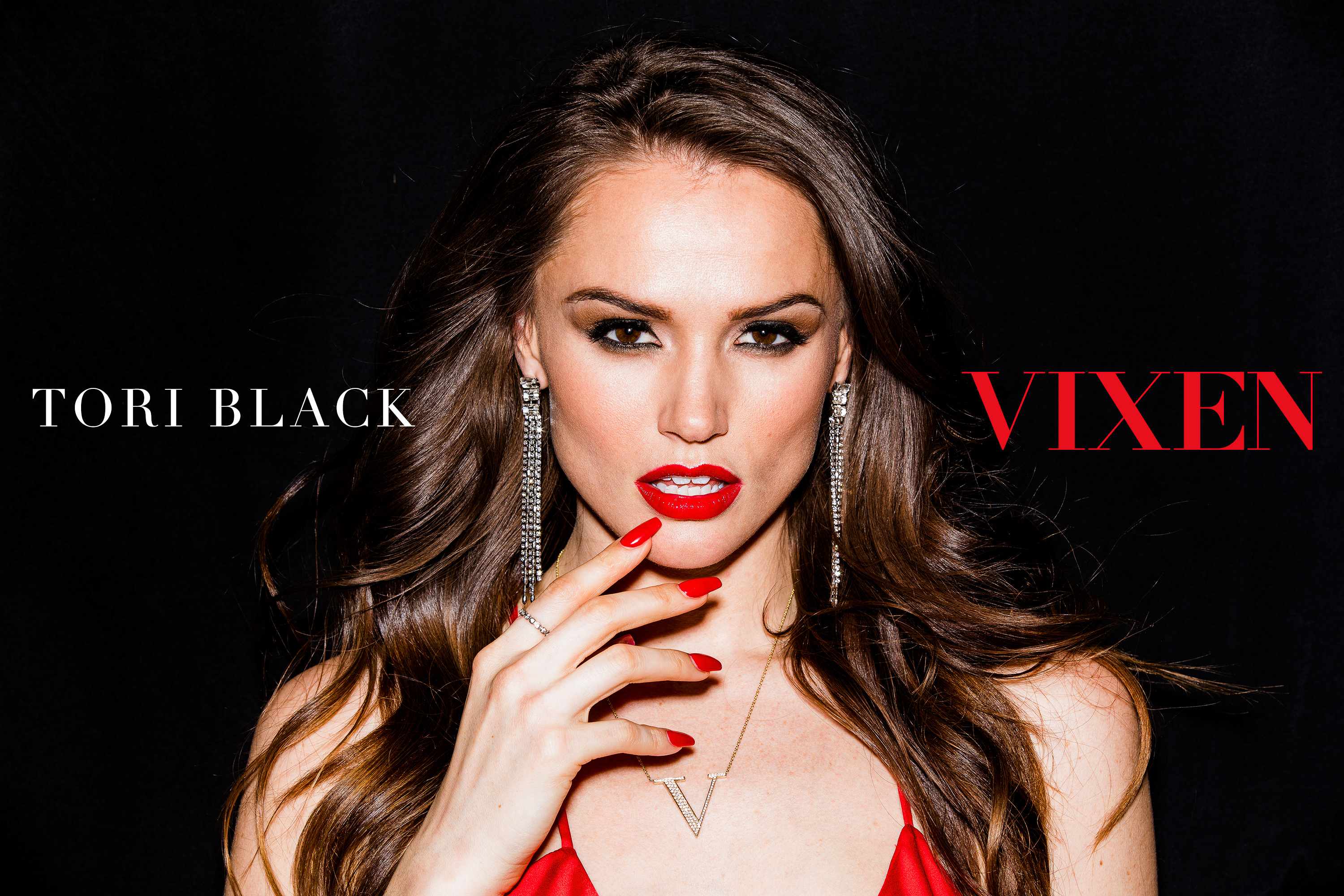 NEW! TORI BLACK IS BACK! MMF THREESOME! NATURAL TITS! BUBBLE BUTT! SIMULTANEOUS OPEN MOUTH FACIALS!