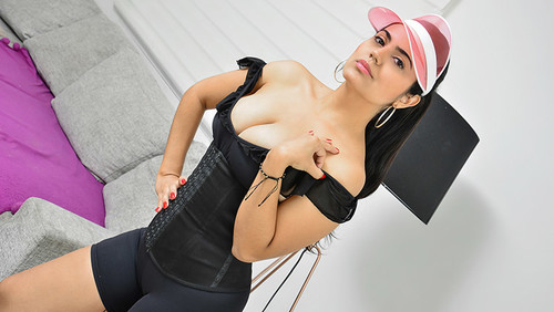 Camila Valdovino – A Legendary Latina Lay