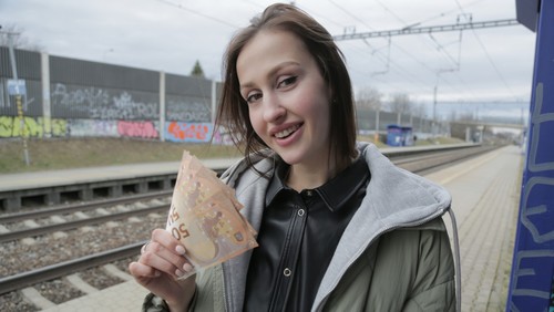 Train Station Smoker Gets Fucked – Jessika Night