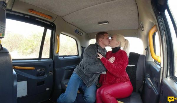 Sex In Taxi – Liz Rainbow