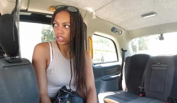 Dhalia Janeiro – She forgot money at home – E39