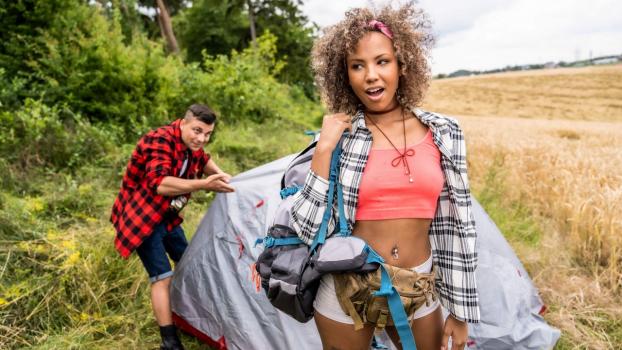 Fake Hostel – Romy Indy