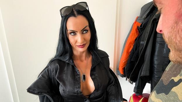 Sidney Dark – Tattooed Slut Doesn’T Want To Date She Wants To Fuck