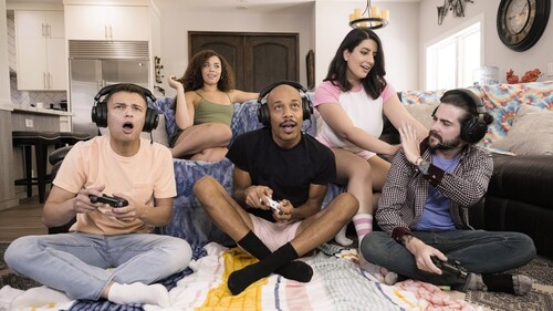 Willow Ryder, Sarah Arabic – Fucking With The Gamers