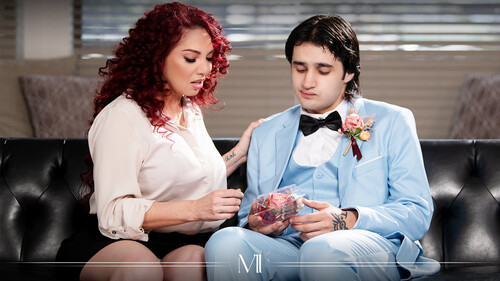 Kiki D’Aire – Prom Bombshell